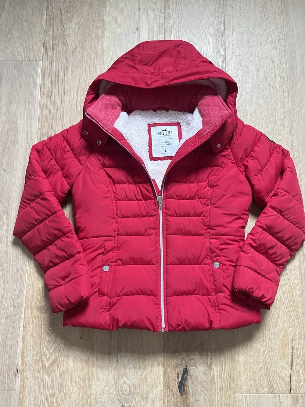 HOLLISTER Hooded Sherpa Lined Puffer Jacket Coat Red White Large EUC! Preppy Ski